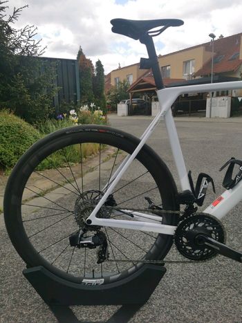 Used Canyon Ultimate CF SLX 8 AXS 2025 2025 Road & Gravel, White — image 3 of 8