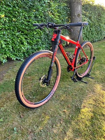 Used Cannondale F-si Shimano XTR Di2 2018 Mountainbike, Red — image 9 of 21