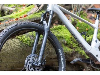 Scott Spark 970 silver (EU) 2023 2023 Mountainbike usato, Grigio chiaro — immagine 2 di 14