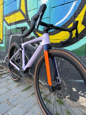Używany BMC Urs SRAM GX Eagle AXS 2023 Road & Gravel — zdjęcie 3 z 7