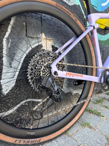 Używany BMC Urs SRAM GX Eagle AXS 2023 Road & Gravel — zdjęcie 2 z 7