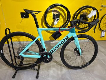 Bianchi Oltre Race 105 2025 Road & Gravel usato
