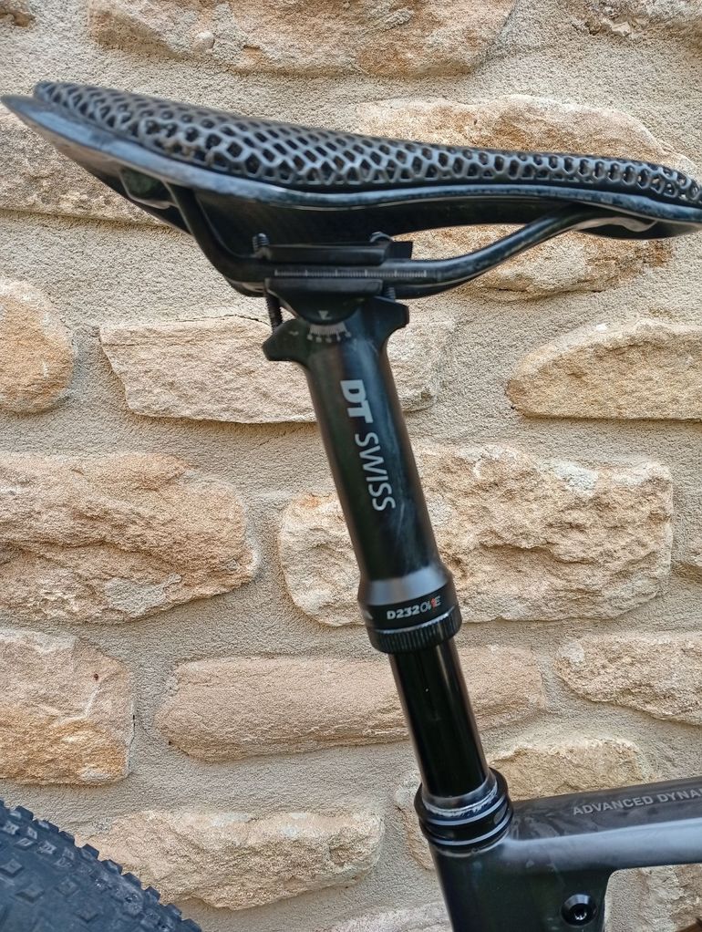 Orbea Oiz Shimano Deore XT 2023 Mountainbike usato, Viola — immagine 14 di 23