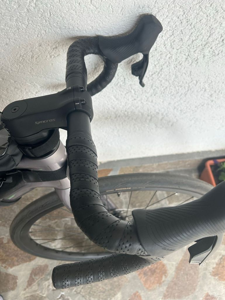 Used Scott Addict SRAM Rival eTap AXS 2023 Road & Gravel, Light Gray — image 7 of 8