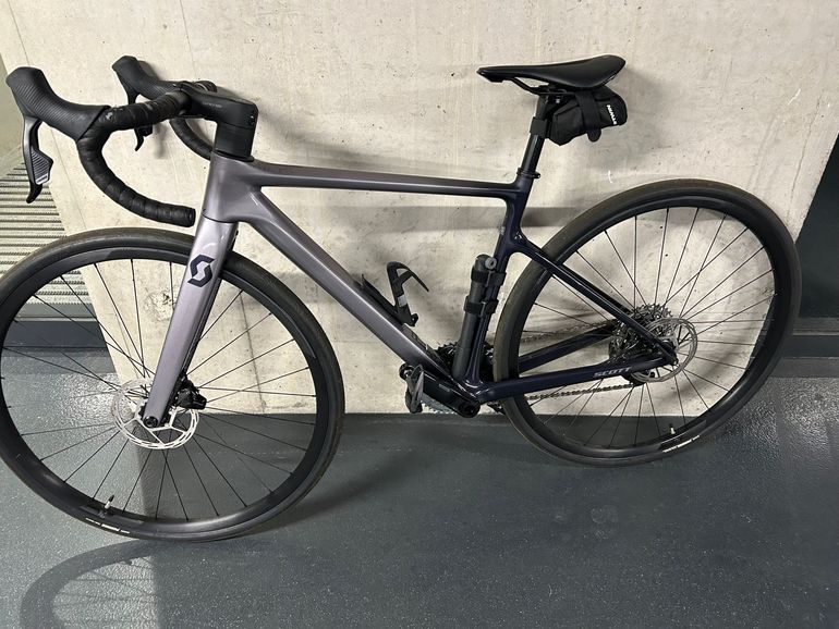Used Scott Addict SRAM Rival eTap AXS 2023 Road & Gravel, Light Gray — image 2 of 7