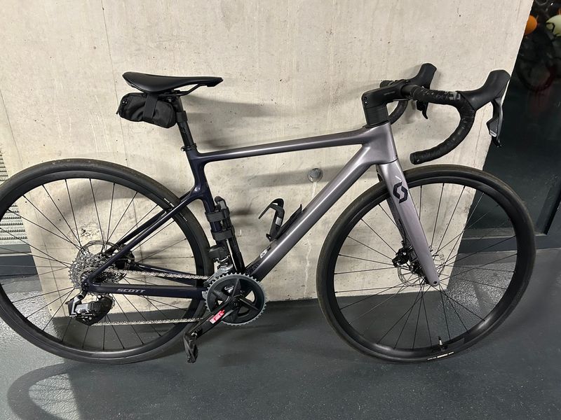 Used Scott Addict SRAM Rival eTap AXS 2023 Road & Gravel