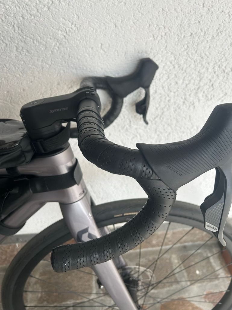 Used Scott Addict SRAM Rival eTap AXS 2023 Road & Gravel, Light Gray — image 8 of 8