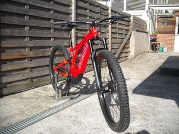 Specialized Turbo Levo Comp Alloy 2022 2022 Mountainbike usato, Rosso — immagine 3 di 3