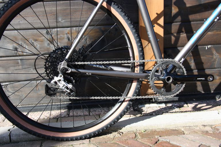 Used Kona Rove DL 2021 Road & Gravel, Hellgrau — image 4 of 6