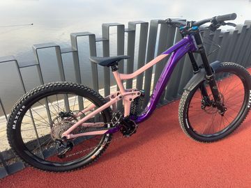 Tweedehands Giant Reign SX 2023 2023 Mountainbike — afbeelding 3 van 8