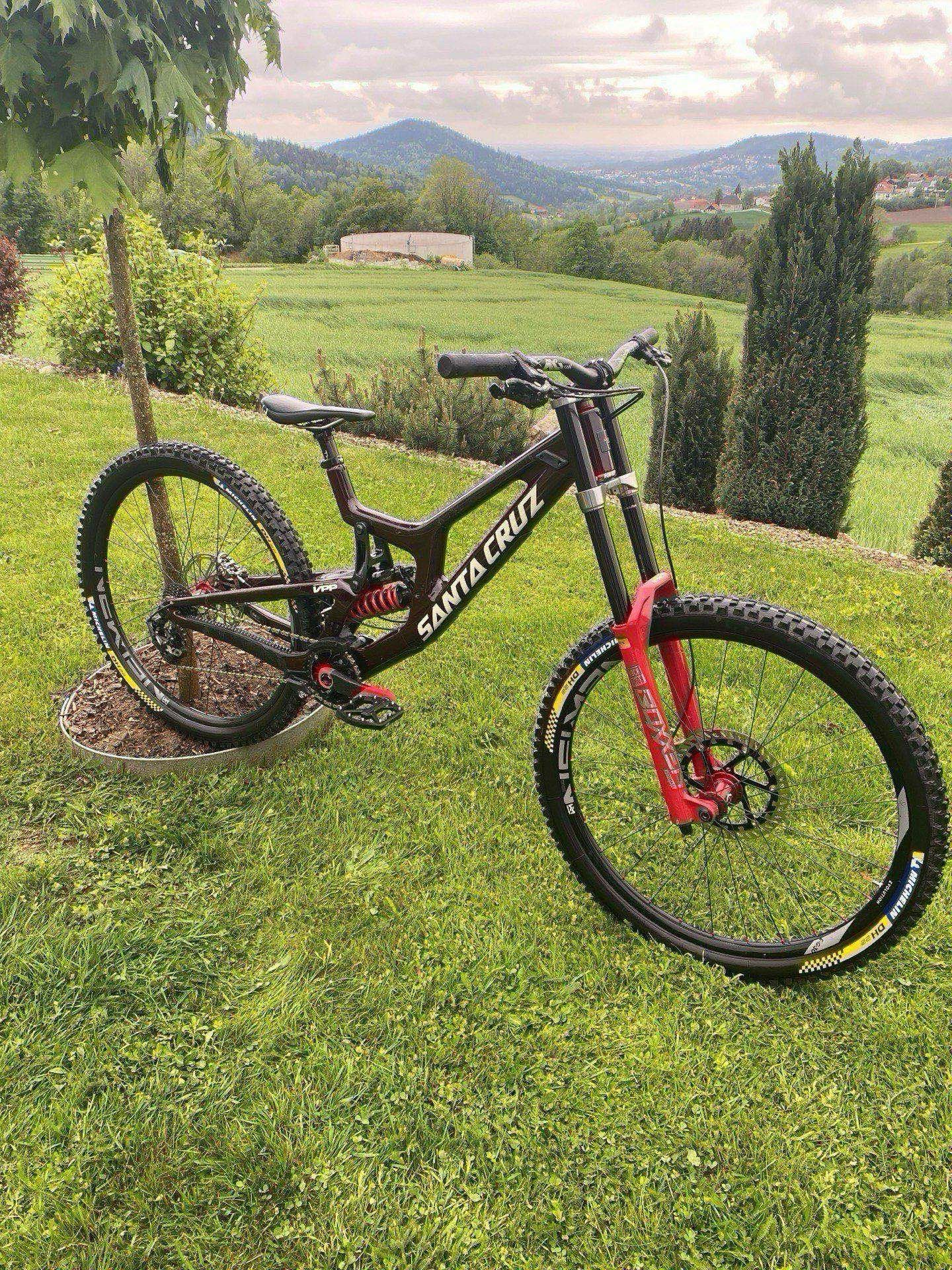Carbon Santa Cruz V10 Santa Cruz V10 X01 MX Carbon CC Used In L