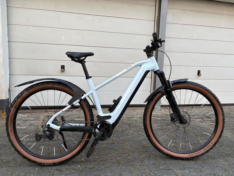 Used CUBE CUBE Reaction Hybrid Pro 750 2023 Mountainbike, White — image 1 of 5