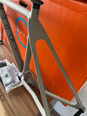 Gebrauchtes OPEN U.P. Mat Grey 2024 Road & Gravel, Hellgrau — Bild 5 von 8