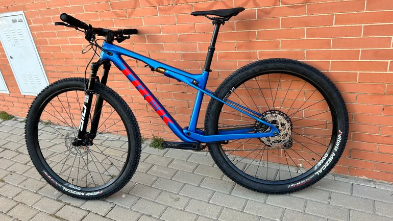 Trek Supercaliber Shimano SLX 2023 Mountainbike usato, Blu — immagine 15 di 18