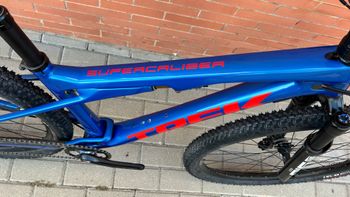 Trek Supercaliber Shimano SLX 2023 Mountainbike usato, Blu — immagine 12 di 18