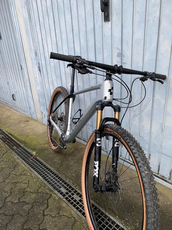 Used CUBE ELITE C:62, PRO 2024 2024 Mountainbike, Light Gray, 29 — image 5 of 9