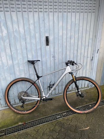 Used CUBE ELITE C:62, PRO 2024 2024 Mountainbike, Light Gray, 29 — image 9 of 9