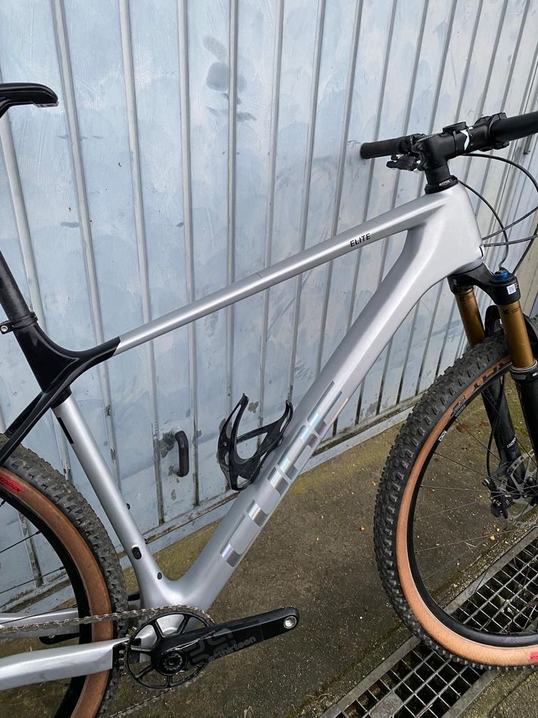 Used CUBE ELITE C:62, PRO 2024 2024 Mountainbike, Light Gray, 29 — image 1 of 9