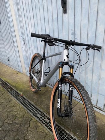 Used CUBE ELITE C:62, PRO 2024 2024 Mountainbike, Light Gray, 29 — image 7 of 9