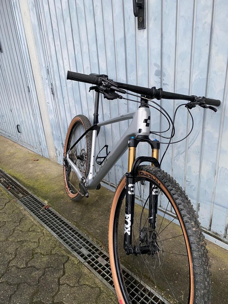 Used CUBE ELITE C:62, PRO 2024 2024 Mountainbike, Light Gray, 29 — image 7 of 9