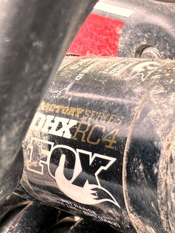 Used Santa Cruz V10 Other Shimano 2017 Mountainbike, Black — image 18 of 20