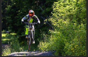 Used Santa Cruz V10 Other Shimano 2017 Mountainbike, Black — image 2 of 20