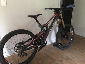 Used Santa Cruz V10 Other Shimano 2017 Mountainbike, Black — image 5 of 20