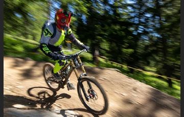 Used Santa Cruz V10 Other Shimano 2017 Mountainbike, Black — image 1 of 20