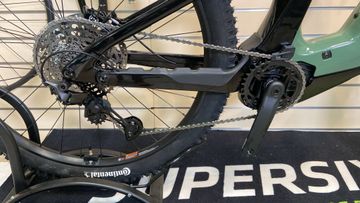 Cannondale Moterra 2 2025 Mountainbike usato, Verde — immagine 3 di 3