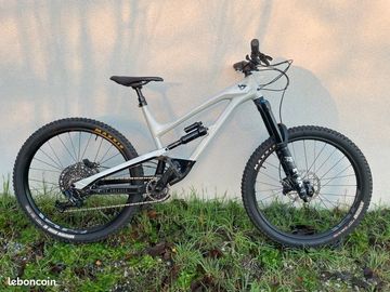 Used YT Industries Capra Shred 2021 2021 Mountainbike, White, 27.5 — image 1 of 5