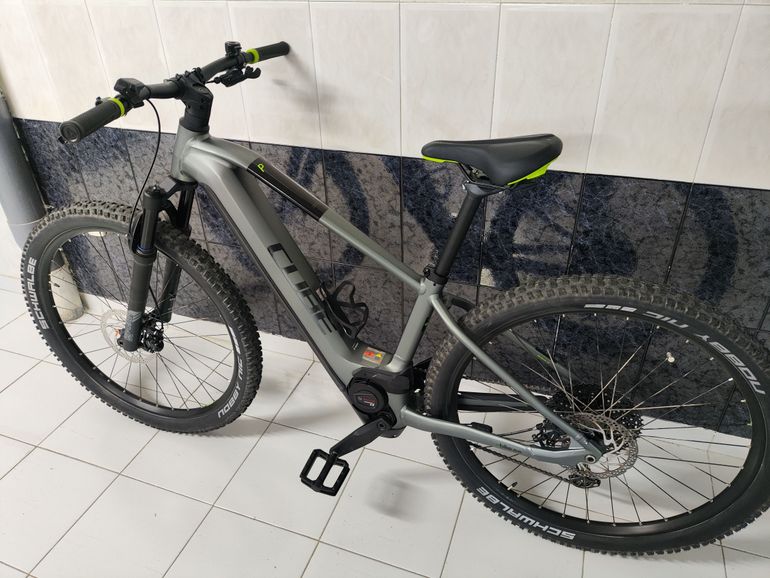 Used CUBE Reaction Hybrid Pro 750 2023 Mountainbike, Light Gray — image 1 of 8