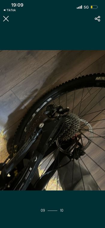 Used YT Industries Tues Shimano ZEE 2019 Mountainbike, Light Gray — image 7 of 8