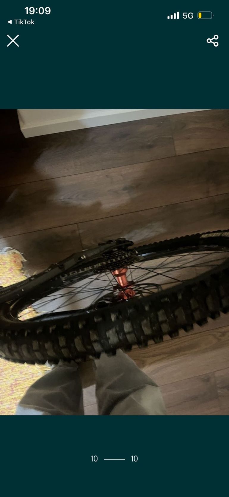 Used YT Industries Tues Shimano ZEE 2019 Mountainbike, Light Gray — image 6 of 8