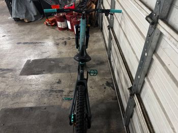 Used Forbidden Dreadnought Custom 2024 Mountainbike, Light Gray — image 5 of 10