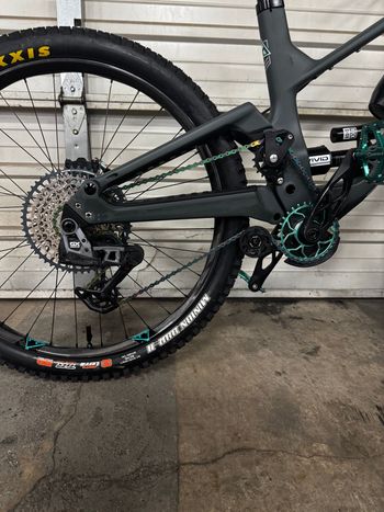 Used Forbidden Dreadnought Custom 2024 Mountainbike, Light Gray — image 8 of 10