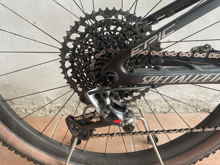 Used Specialized Epic Expert 2021 2021 Mountainbike, Black, 29 — image 3 of 4