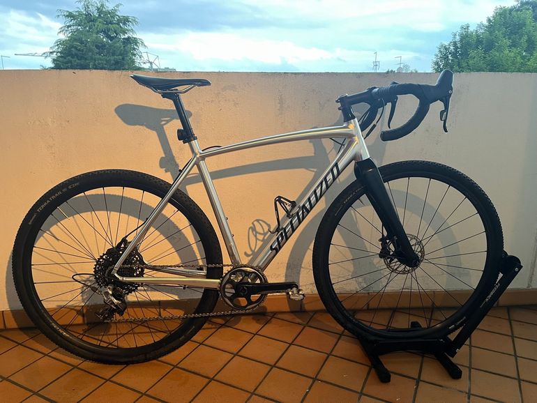 Used Specialized CruX E5 X1 2016 2016 Road & Gravel — image 1 of 10