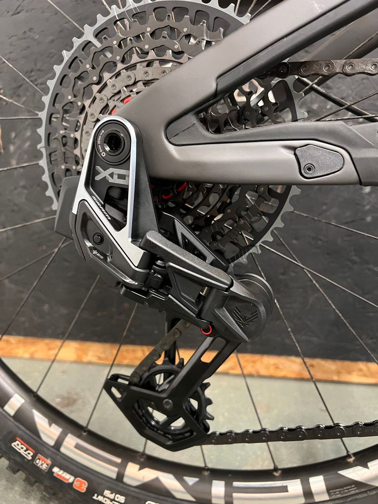 Brugt Pivot SHUTTLE SL Pro X0 Eagle Transmission 2024 2024 Mountainbike — billede 9 af 11