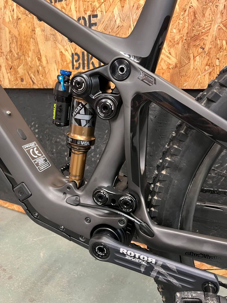 Brugt Pivot SHUTTLE SL Pro X0 Eagle Transmission 2024 2024 Mountainbike — billede 4 af 11