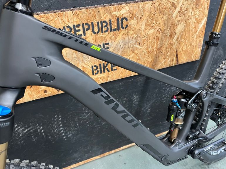 Brugt Pivot SHUTTLE SL Pro X0 Eagle Transmission 2024 2024 Mountainbike — billede 7 af 11