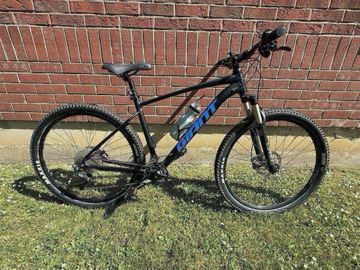 Used Giant Talon 1 2021 2021 Mountainbike, Black, 27.5, 29 — image 5 of 7