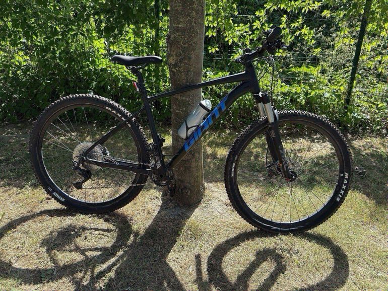 Giant Talon 1 2021 2021 Mountainbike de segunda mano, Negro — imagen 4 de 7