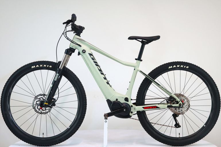 Used Giant Fathom E+2 2022 Mountainbike, Verde — image 4 of 5