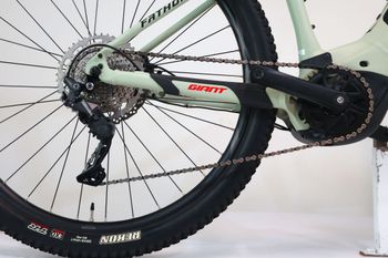 Used Giant Fathom E+2 2022 Mountainbike, Verde — image 3 of 5
