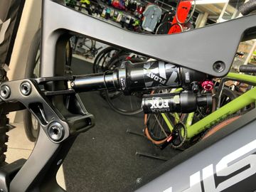 Used Whistle B-rush 2023 Mountainbike, Black — image 2 of 10