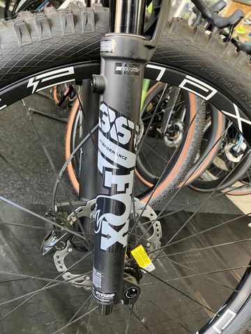 Used Whistle B-rush 2023 Mountainbike, Black — image 4 of 10