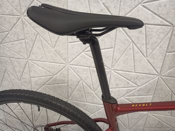 Used Giant REVOLT 0 2025 2025 Road & Gravel, Red — image 4 of 7