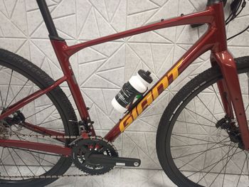 Used Giant REVOLT 0 2025 2025 Road & Gravel, Red — image 3 of 7