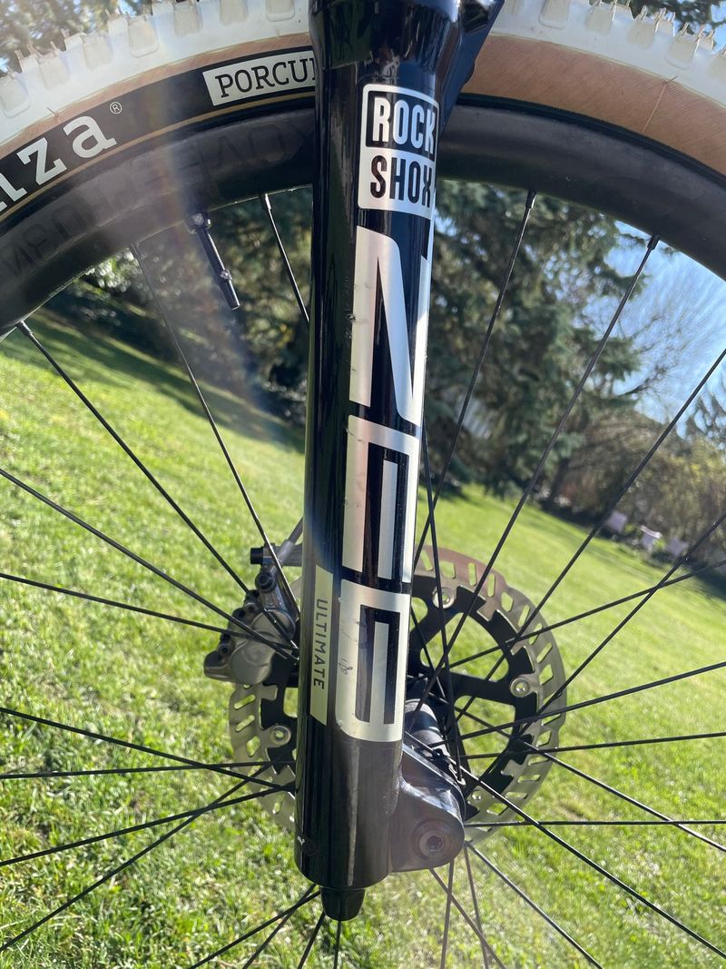 Used Trek Slash 8 2020 2020 Mountainbike, Black, 29 — image 11 of 12