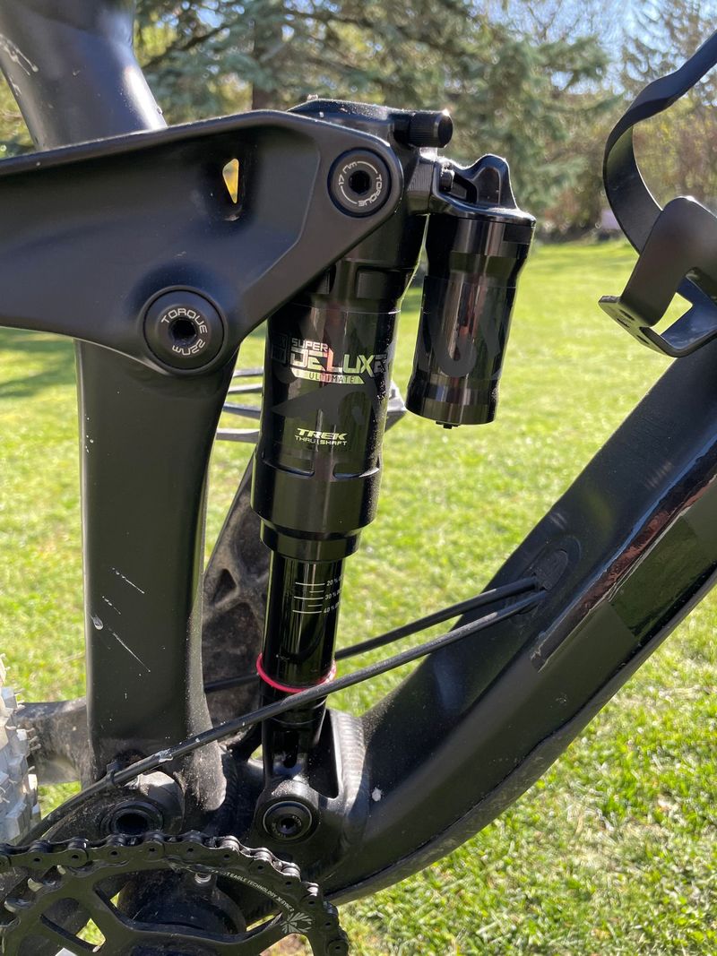 Used Trek Slash 8 2020 2020 Mountainbike, Black, 29 — image 10 of 12